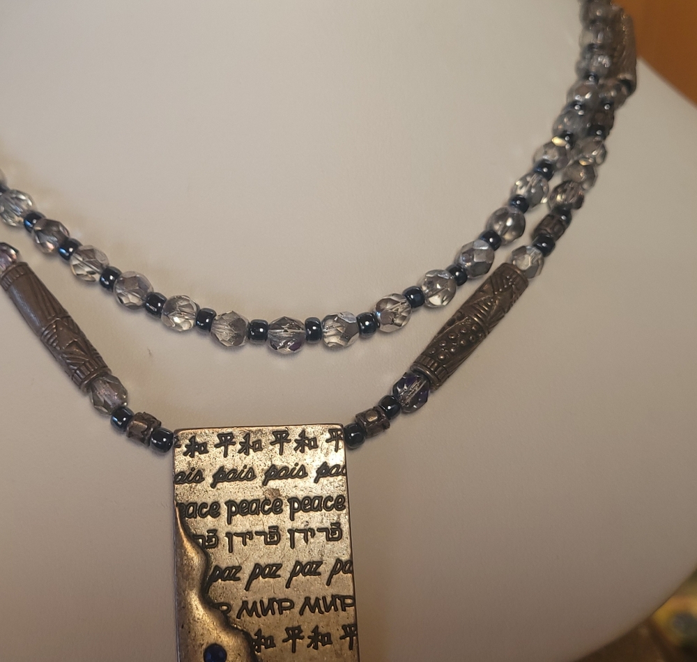 Beautiful Chico's necklace.